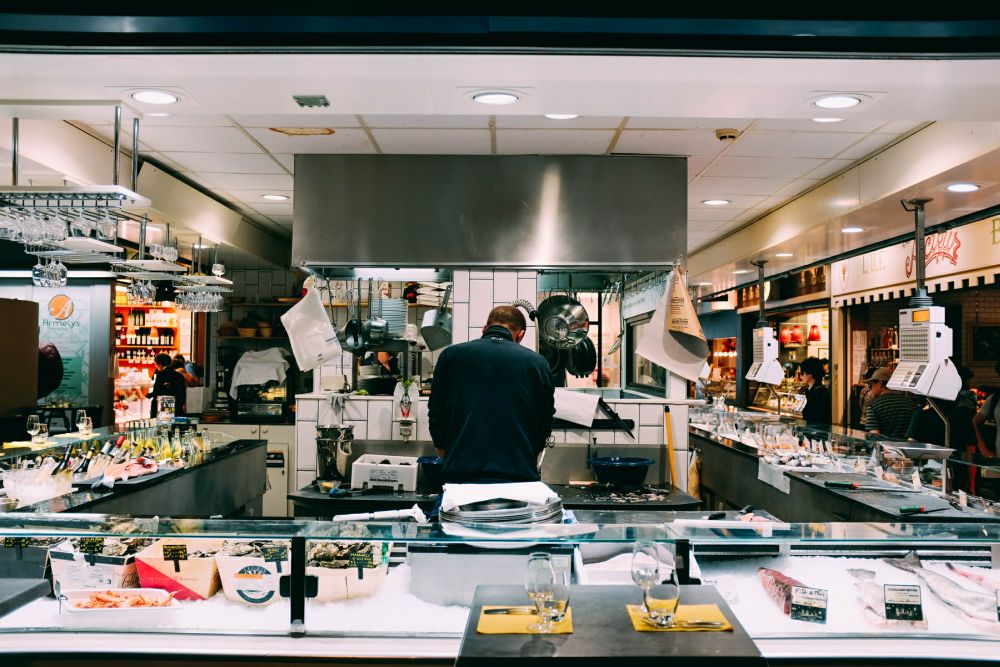Level 3 Food Allergen Management (RQF). A chef in a well-ordered kitchen.